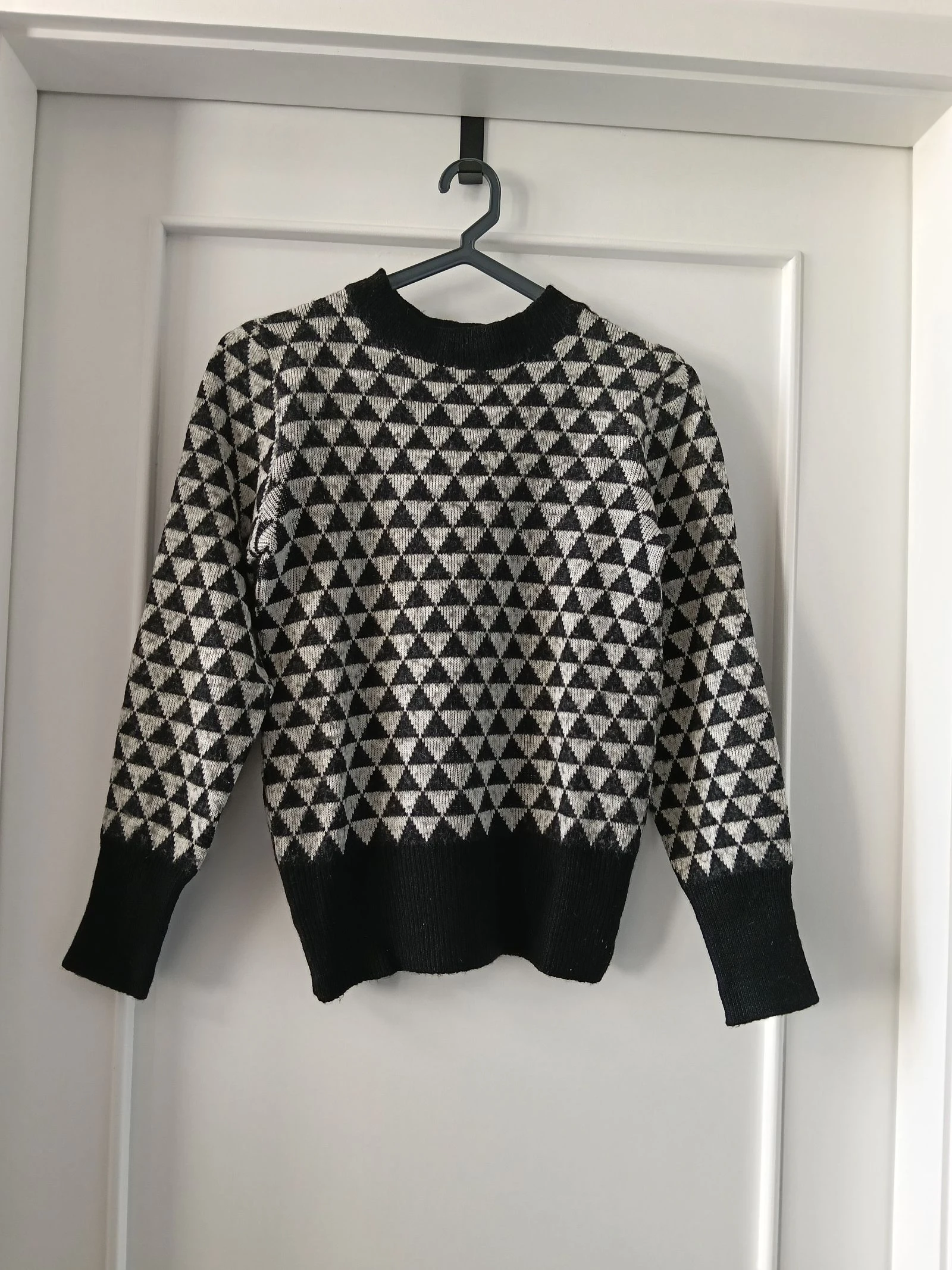 Camisola Quentinha Geométrica | Jersey Cálido Geométrico | Pull Motif Géométrique